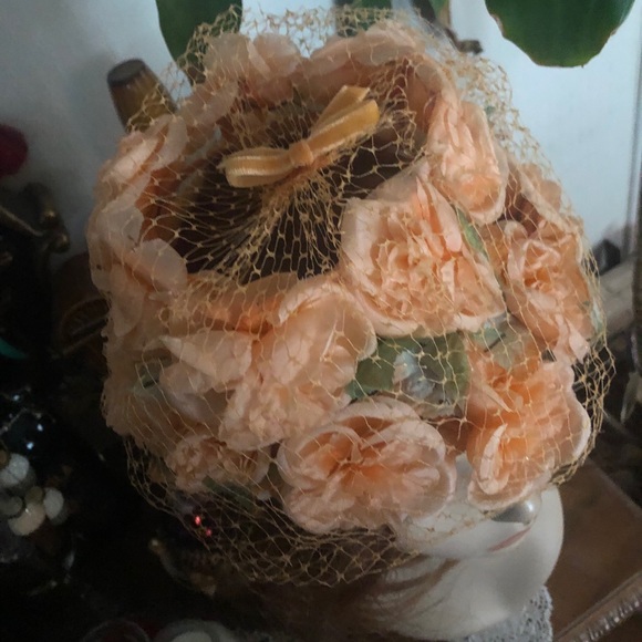 Vintage 50’s Peach Flower Hat